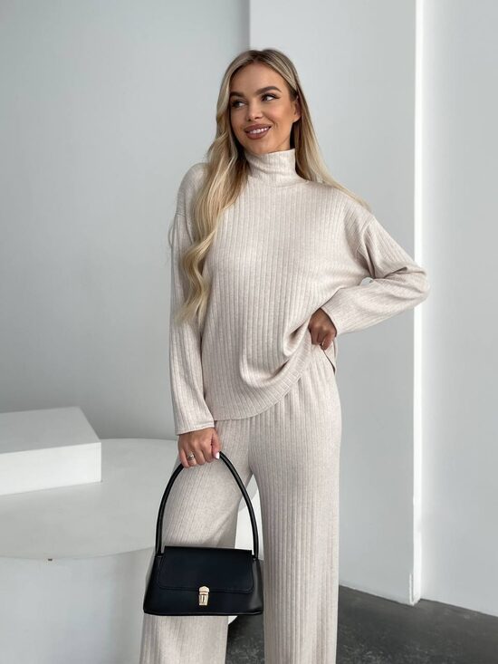  Pēc Pasūtījuma / Sieviešu divdaļīgs kostīms no angoras